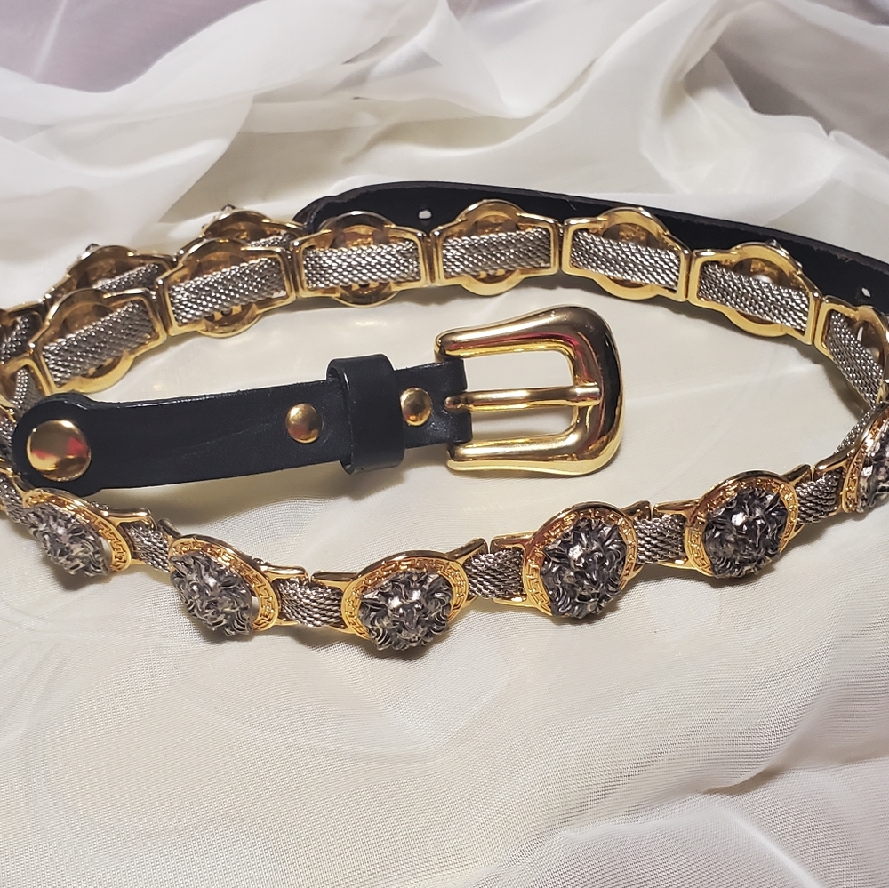 Vintage Versace belt. Used in great condition. - Picture 6 of 16